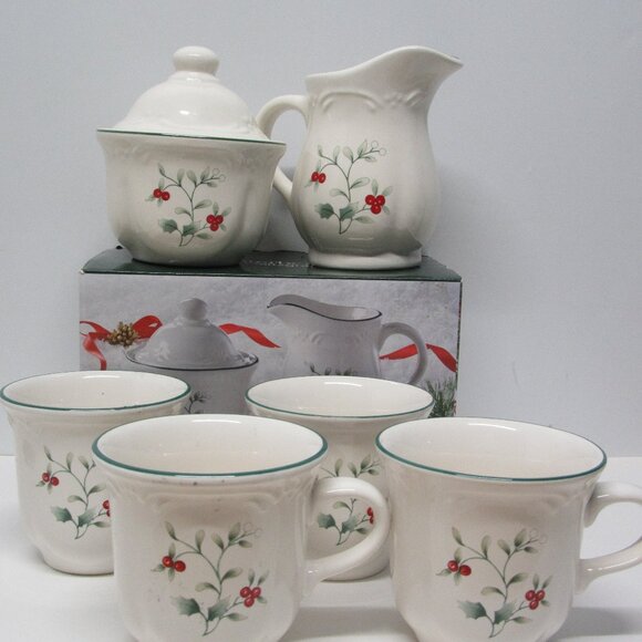 NEW! Pfaltzgraff Winterberry Coffee/Tea/Hot Cocoa - Full Service for Four - Picture 1 of 10